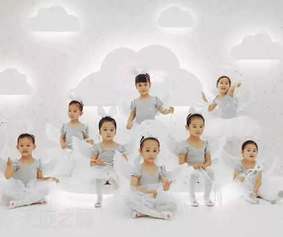 人傻錢多系列？為什么有些人要在木地板上鋪設(shè)塑膠地板？