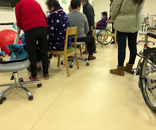 騰方防滑PVC塑膠地板，減少意外滑倒